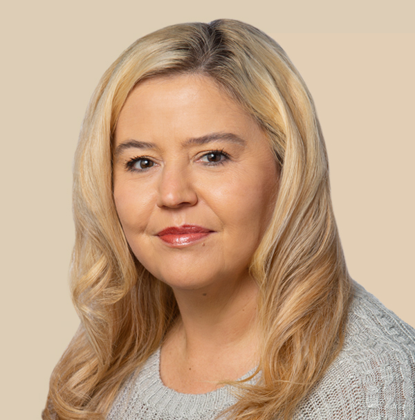 Heather Hedrick head shot